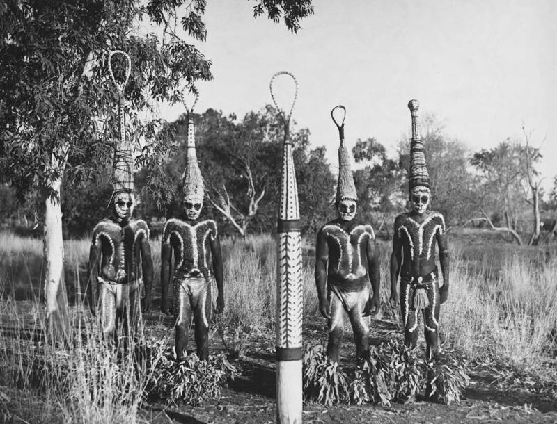 Austrālijas aborigēni pirms korobori dejas. 19. gs. beigas, 20. gs. sākums.