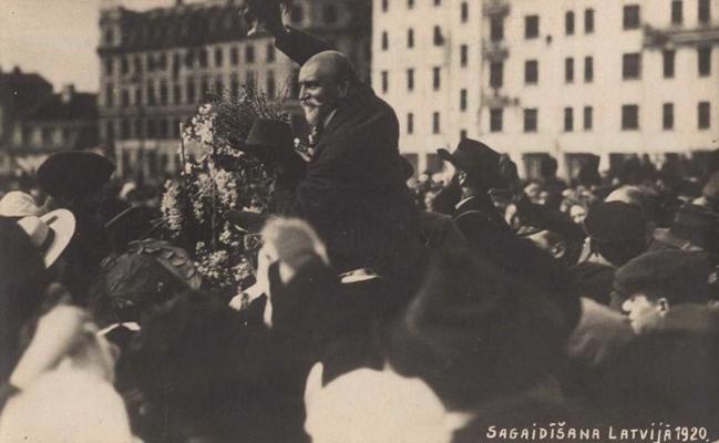 Raiņa sagaidīšana Latvijā. Rīga, 1920. gada aprīlis.