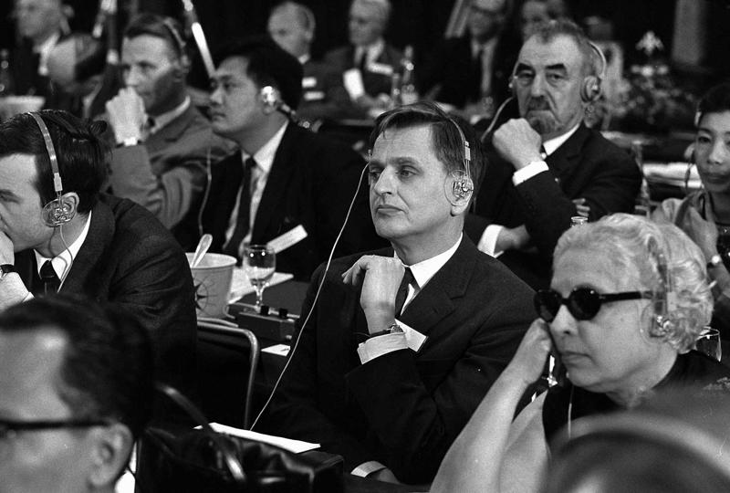 Ūlofs Palme piedalās Starptautiskajā miera konferencē "Pacem in Terris" Ženēvā. Šveice, 1967. gads.