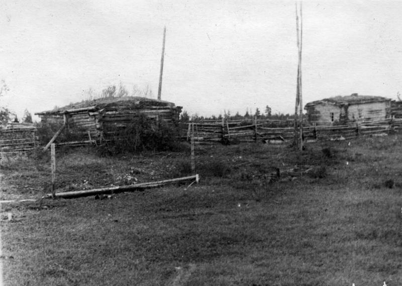 Vijumu ģimenes māja nometinājumā Novosibirskas apgabalā. Krievija, 20. gs. 40. gadi.
