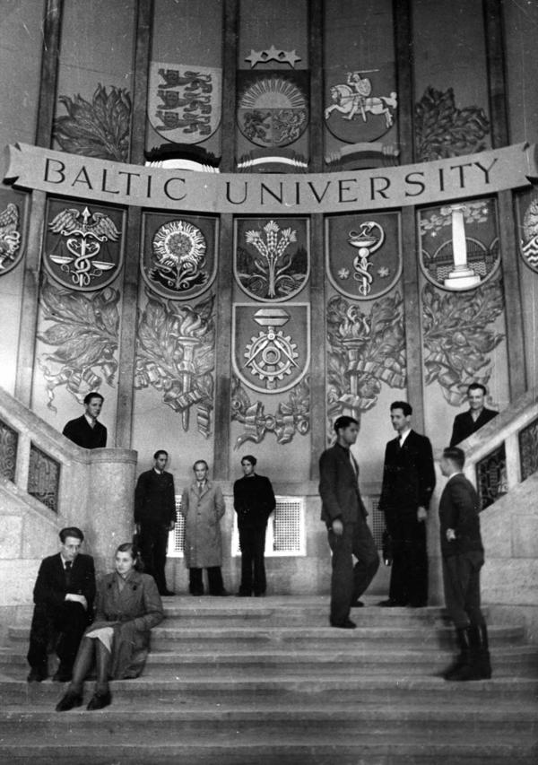 Baltijas Universitātes vestibils Hamburgas pilsētas muzejā 1946. gada vasarā.