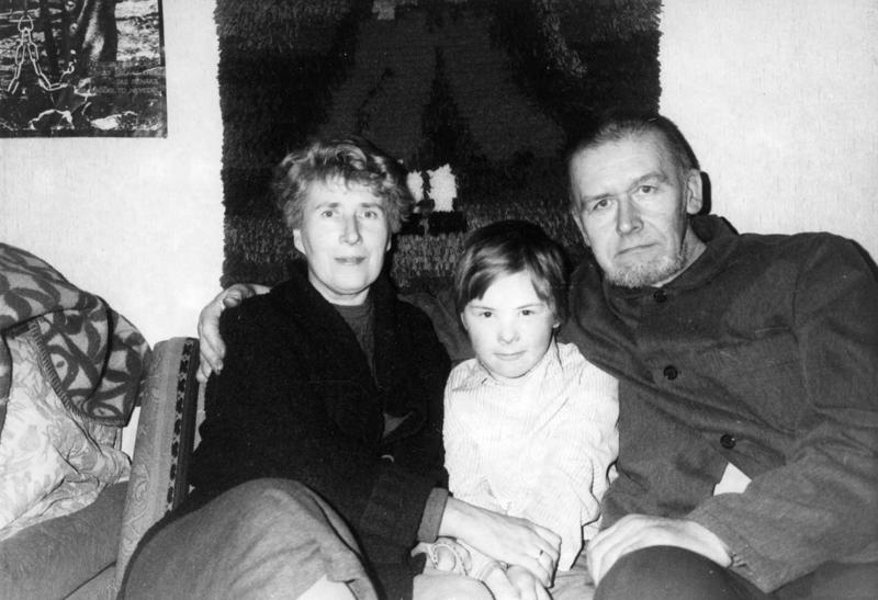 Gunārs Astra kopā ar sievu Līviju un dēlu Kristapu Lucavsalā, 1988. gads.