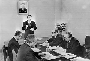LKP CK pirmais sekretārs Augusts Voss uzstājas LPSR Konstitucionālās komisijas sēdē. Rīga, 14.03.1978.