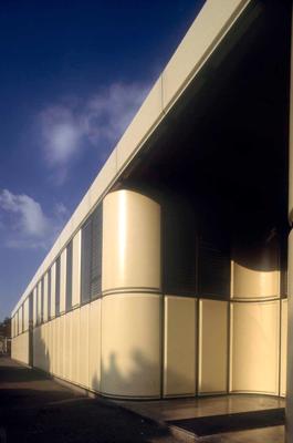 Nikolasa Grimšova projektētā mēbeļu ražošanas uzņēmuma Herman Miller fabrika Bātā, Somersetā. Anglija, 1996. gads.