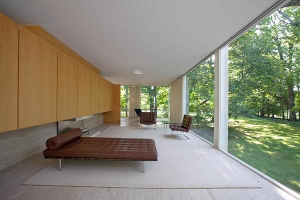 Ludviga Mīsa projektētās Farnsvortas mājas interjers. Ilinoisa, ASV. 2009. gads.