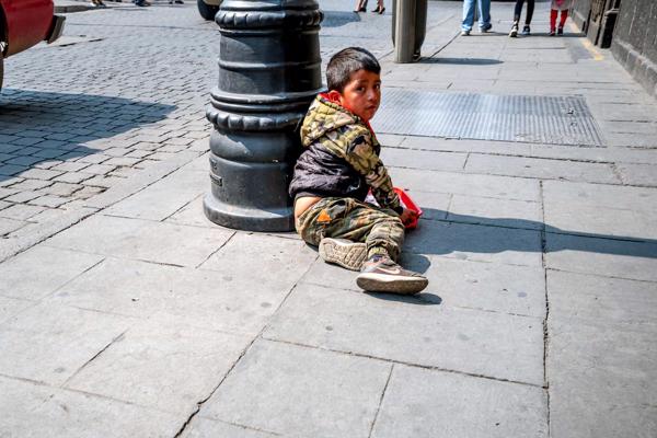 Ielu bērns Mehiko pilsētas centrā, 2019. gads.