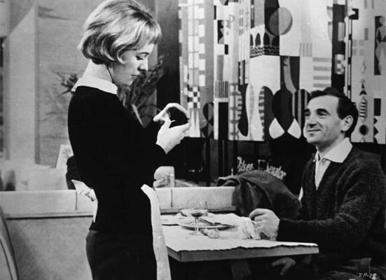 Marija Dibuā (Marie Dubois) un Šarls Aznavūrs filmā "Nošaujiet pianistu", 1960. gads.