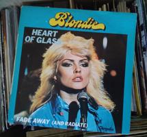 Viens no populārākajiem Maika Čepmena producētajiem skaņdarbiem ir grupas Blondie singls Heart of Glass (1978).