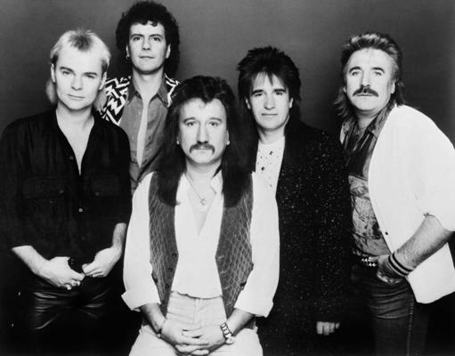 Grupa Uriah Heep. No kreisās: Bernijs Šovs, Fils Lanzons, Miks Bokss, Trevors Bolders un Lī Kersleiks. 24.09.1988.