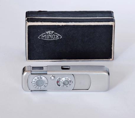 Fotokamera “VEF-Minox”. Izgudrotājs Valters Caps. 1938. g. Metāls, stikls. 2,8 x 8 x 1,5 cm.