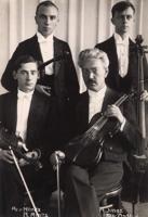 Stīgu kvartets. No kreisās: Arvīds Norītis, Ādolfs Jungs, Aleksandrs Arnītis un Alfrēds Ozoliņš. Rīga, 20. gs. 20. gadi.