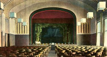1906. gadā no jauna uzceltā Vanemuines teātra zāle. Jurjeva, tagad Tartu, Igaunija, 20. gs. sākums.