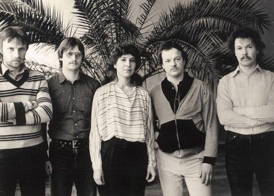 Rokgrupa "Saime". 20. gs. 80. gadi. No kreisās: Juris Pavītols, Aldis Lapiņš, Ināra Rubīna, Armands Trambickis, Igors Vītols.