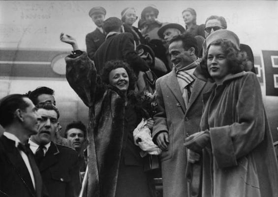 Edītes Piafas un Marsela Serdāna sagaidīšana Parīzes Orlī lidostā. 1948. gads.