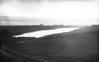 Skats no Dzirnavkalna uz ainavu Vilkmuižas ezera apkārtnē. Talsi, 09.11.1928.