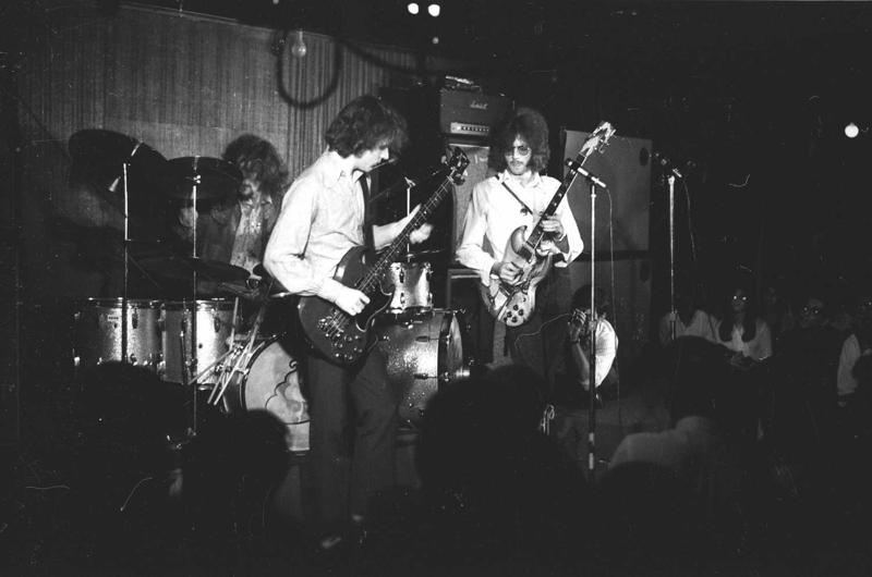 Grupas Cream uzstāšanās Ņujorkā, 1967. gads. No labās: Ēriks Kleptons, Džeks Brūss un Džindžers Beikers.