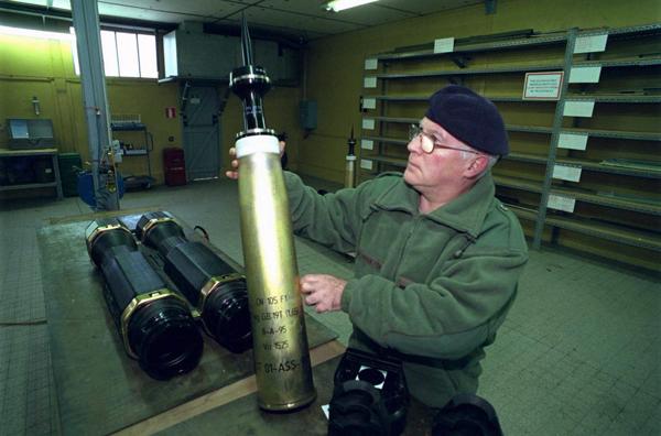 Francijas armijas noliktava noplicinātā urāna munīcijas uzglabāšanai. Francija, 10.01.2001.