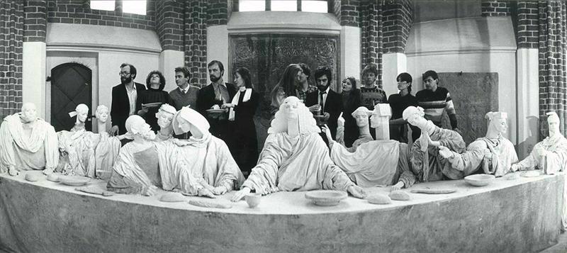 Instalācija "Svētais Vakarēdiens. Trešais galds mums pašiem". Izstāde "Daba.Vide. Cilvēks". 1984. gads.