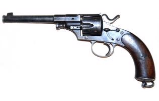 8. att. Mauzera sistēmas sešu patronu revolveris REICHSREVOLVER M.1879 ar slēgtu rāmi, kalibrs 10,55 mm, ar manuālo drošinātāju uz rāmja, 19. gs. beigas, Vācija, Zūla.