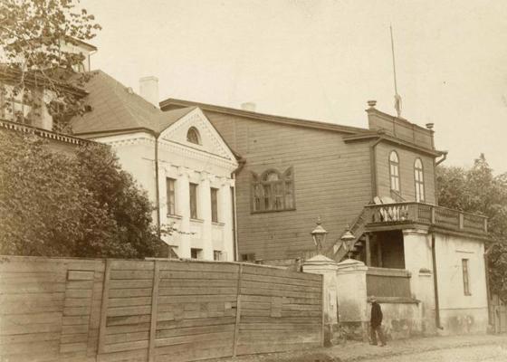 Ēka, kur notika pirmie Vanemuines teātra iestudējumi. Tērbata, tagad Tartu, 19. gs. beigas/20. gs. sākums.