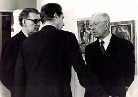 No kreisās: Rūdolfs Kronbergs, nezināms un Zviedrijas Karalis Gustavs VI Ādolfs Dabas muzejā Stokholmā. 13.03.1970.