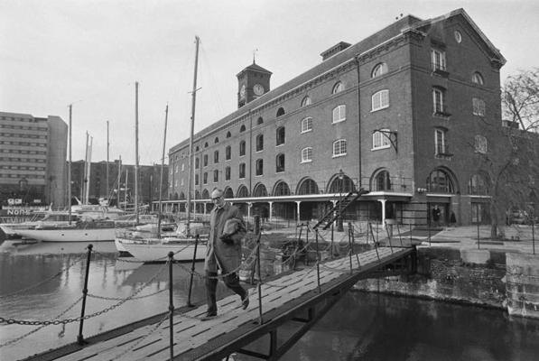 Sv. Katrīnas doki Londonā. Lielbritānija, 1975. gads.