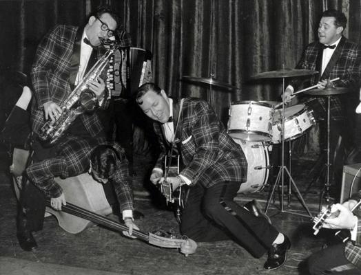 Bils Heilijs (centrā) un viņa grupa The Comets. Londona, 1957. gads.