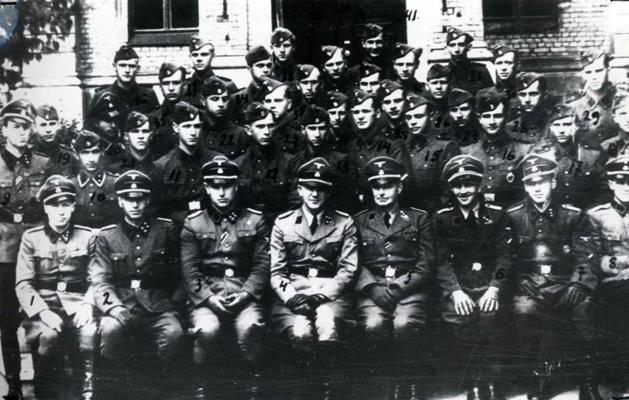Drošības policijas un SD Latviešu drošības nodaļas dalībnieki. Rīga, 1943. gada vasara.