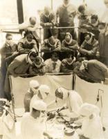 Hārvijs Kušings veic neiroķirurģisko operāciju. ASV, 1929.–1932. gads.