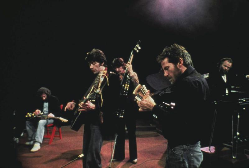 Grupas The Band atvadu koncerts. Sanfrancisko, 25.11.1976. No kreisās: Ričards Manuels, Robijs Robertsons, Riks Danko, Livons Helms un Gārts Hadsons.