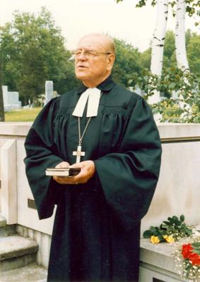 Riharda Zariņa svētruna latviešu Brāļu kapos Katskiļos. 1985. gads.