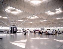 Normena Fostera un arhitektu firmas Foster and Partners projektētā Stanstedas lidosta Londonā. Lielbritānija, 1994. gads.