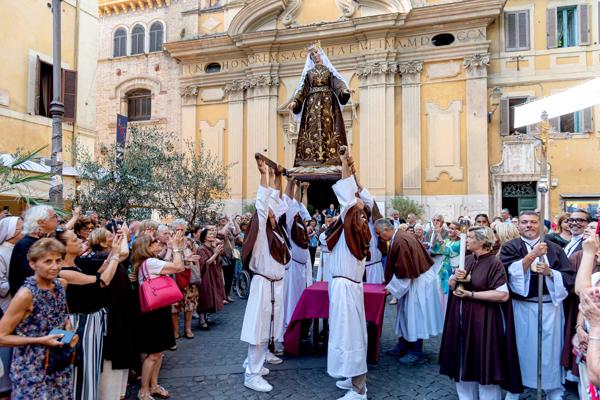 Romas katoļu svinīga ceremonija par godu Karmelas kalna Dievmātei. Roma, Itālija, 16.07.2019.