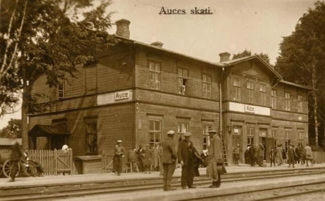 Auces dzelzceļa stacija. 20. gs. 20. gadi.