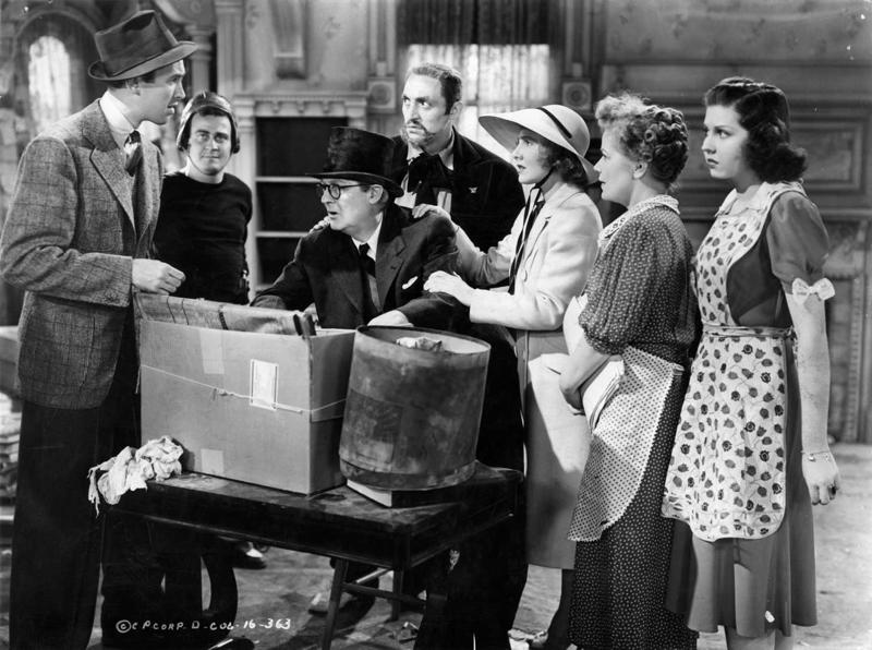 Džīna Artūra (trešā no labās) komēdijā “To tev līdzi nepaņemt”. 1938. gads.