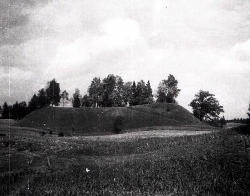 Mežītes pilskalns. Laucienas pagasts, 1947. gads.
