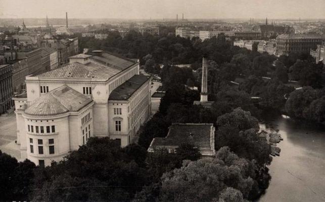 Latvijas Nacionālās operas un baleta ēka. Rīga, 20. gs. 30. gadi.