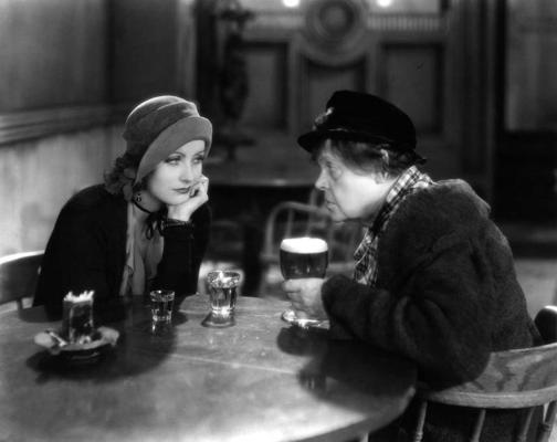 Grēta Garbo un Mērija Dreslere (Marie Dressler) filmā "Anna Kristija". 1930. gads.
