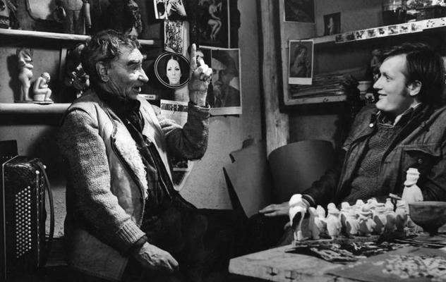No kreisās: Čakāns (Ēvalds Valters) un Arvīds Lasmanis (Jānis Paukštello) filmā "Mans draugs – nenopietns cilvēks", 1975. gads.