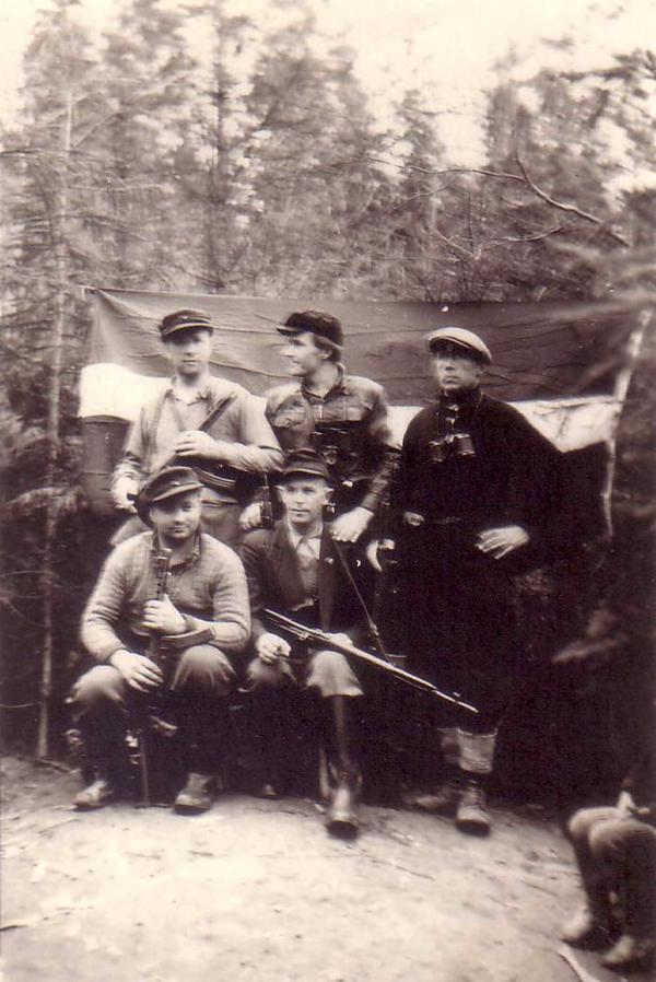 Latvijas Nacionālo partizānu apvienības Centrālvidzemes štāba partizāni 1950. gada pavasarī.