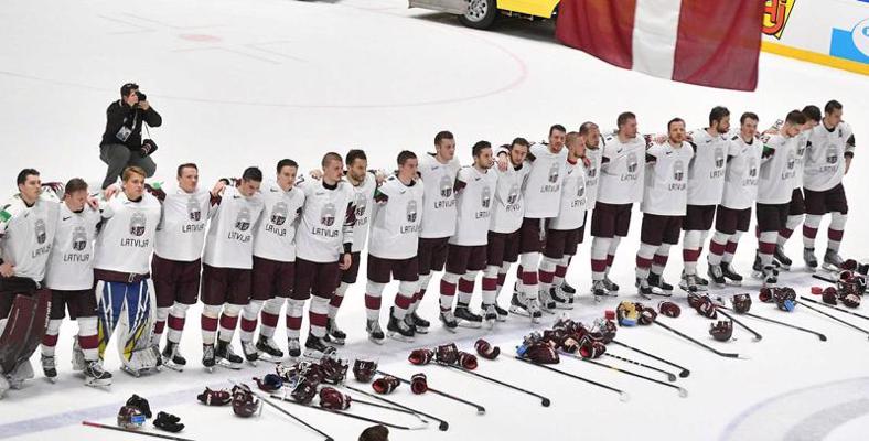 Latvijas hokeja izlase pēc uzvaras pār Norvēģijas izlasi pasaules hokeja čempionātā. 21.05.2019.