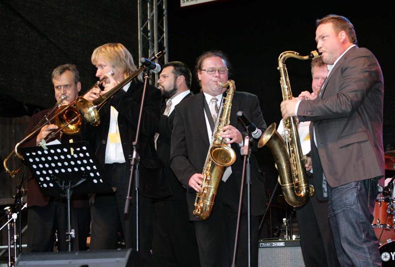 Mirage Jazz Orchestra uzstājas "Saulkrasti Jazz" festivālā. 29.07.2007.