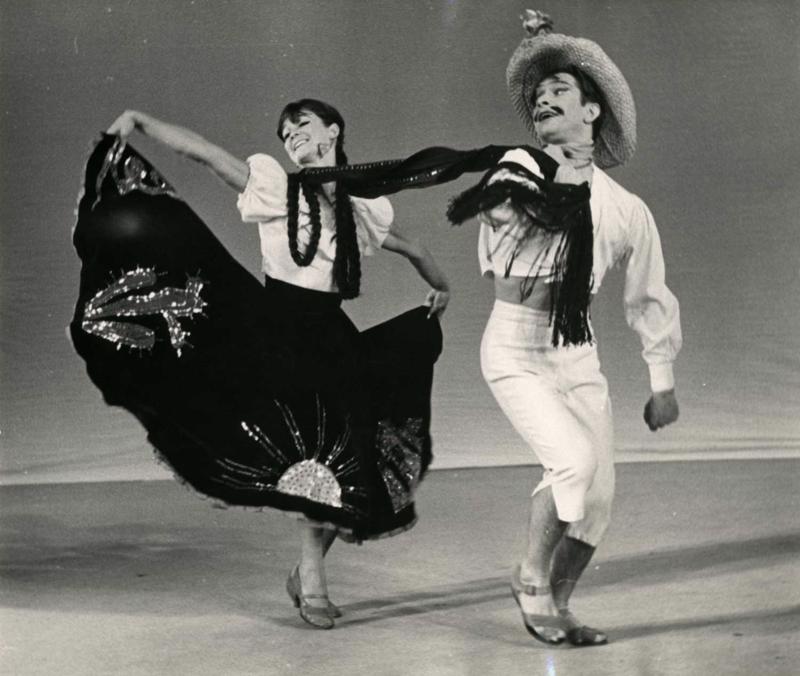 Aija Baumane un Valentīns Bļinovs “Meksikāņu dejā”. LPSR Valsts operas un baleta teātris, 1961. gads.