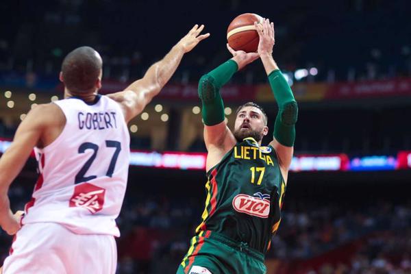 Francija spēlē pret Lietuvu. FIBA Pasaules kauss 2019. Ķīna, 2019. gads. 