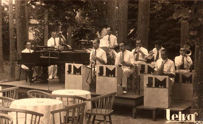 Džeka Mihaļicka orķestris restorānā "LIDO" Jūrmalā, Majoros. 1939. gads.