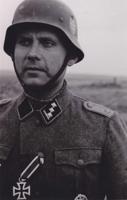 Latviešu leģiona oberšturmfīrers Visvaldis Juraids pēc apbalvošanas ar II šķiras Dzelzs krustu, 1943. gads.
