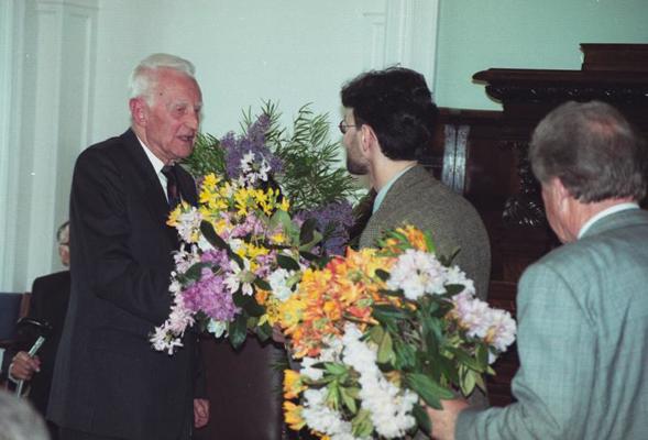 Voldemāra Zelmeņa 90 gadu jubilejas svinības. Latvijas Universitātes Mazā aula, 2001. gads.