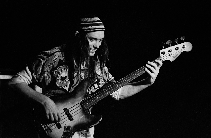 Džako Pestoriuss spēlē bezladu bassu. Čikāga, ASV, 15.11.1978.