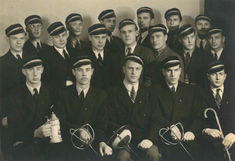 Studentu korporācijas "Fraternitas Cursica" konventa locekļi. Baltijas Universitāte, Pinneberga, Vācija, 1947.–1948. gads.