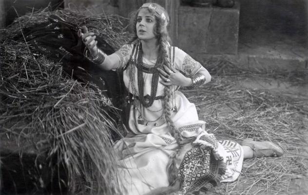 Laimdota/Mirdza Saulīte (Lilita Bērziņa). 1930. gads.